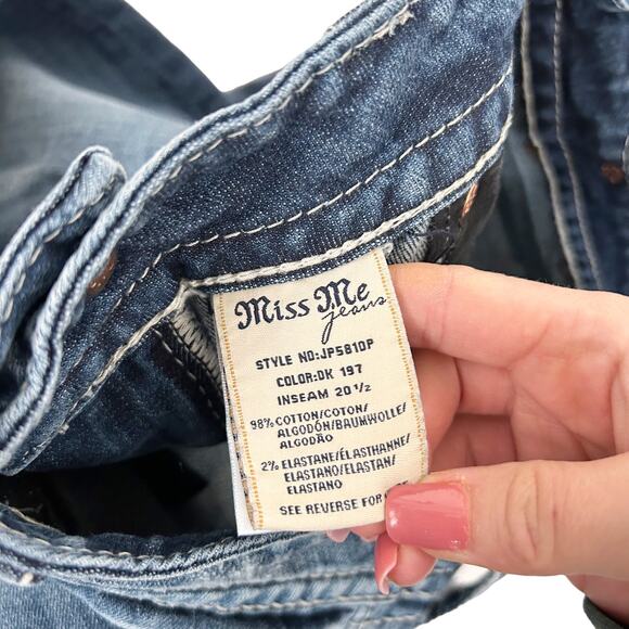 Miss Me Flap Pocket Embellished Capris Sz 27 - Picture 4 of 7